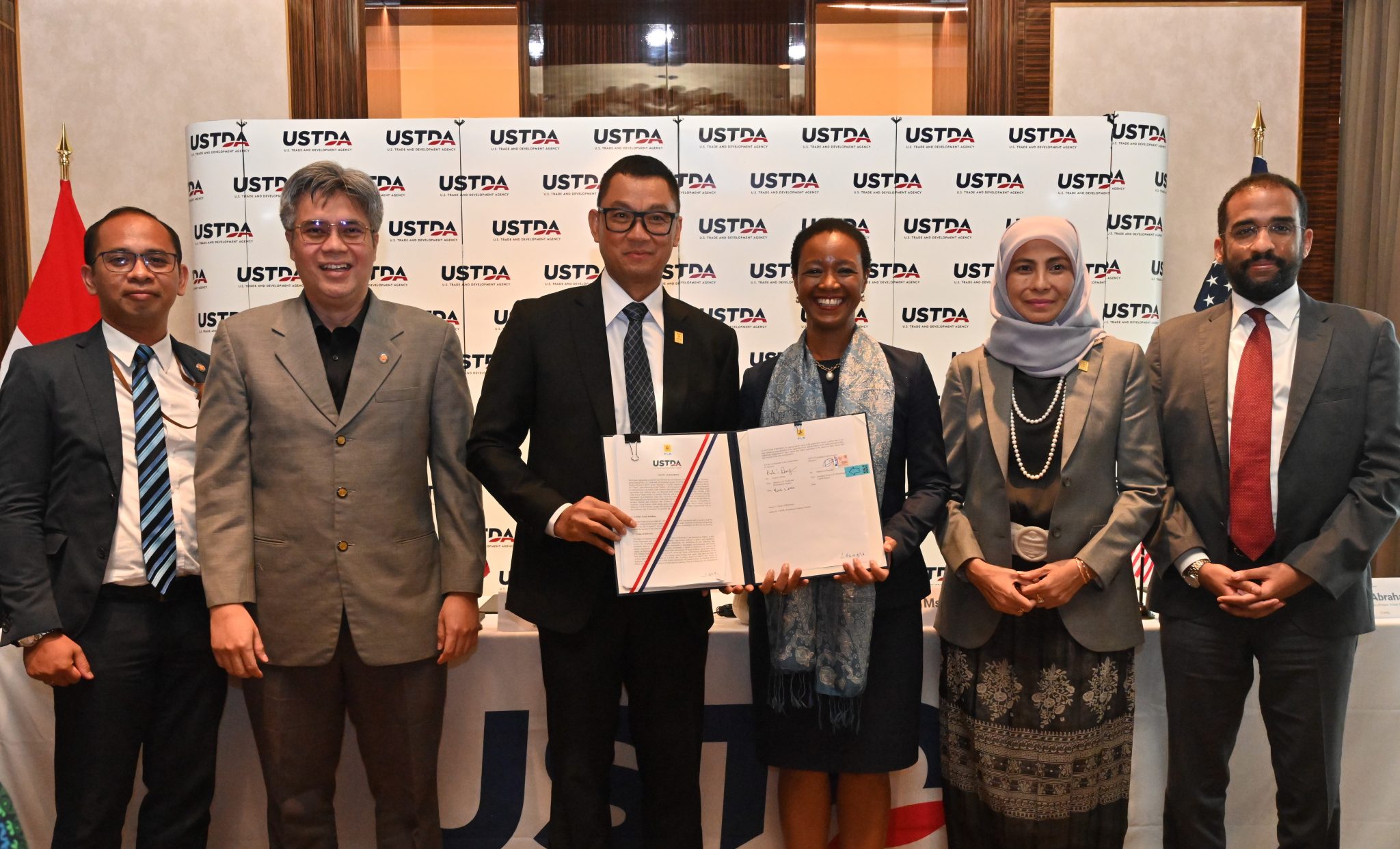 USTDA and ACE Signed Agreement to Advance Energy Integration in Indonesia - Malaysia