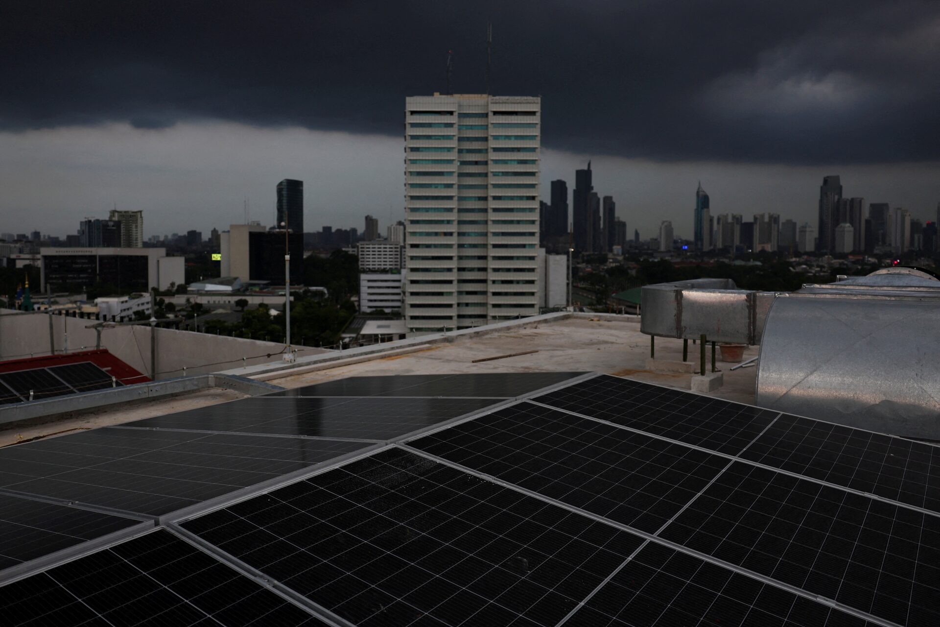 Singapore's RGE, France's TotalEnergies to build solar battery project in Indonesia
